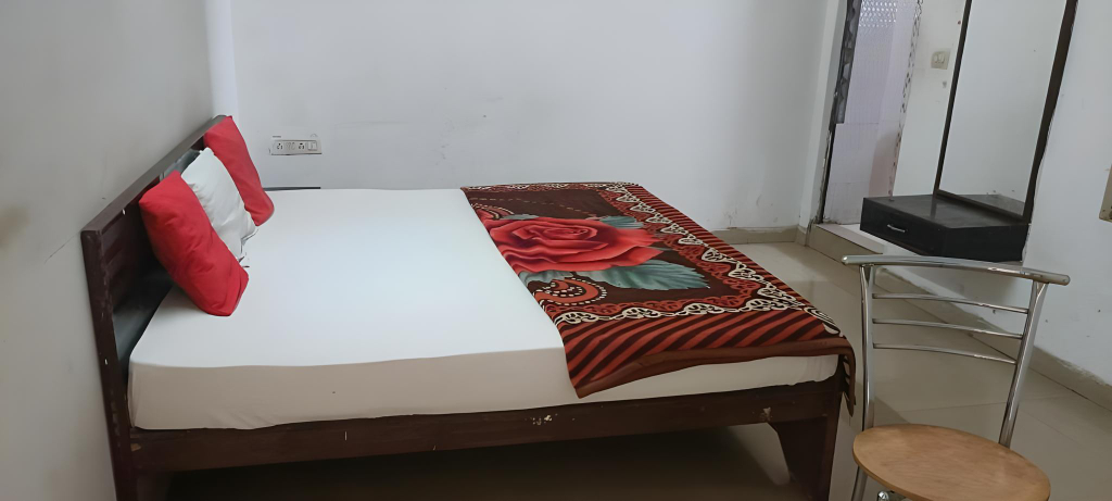 Bedroom 4, Tulsi Residency Vrindavan, Mathura