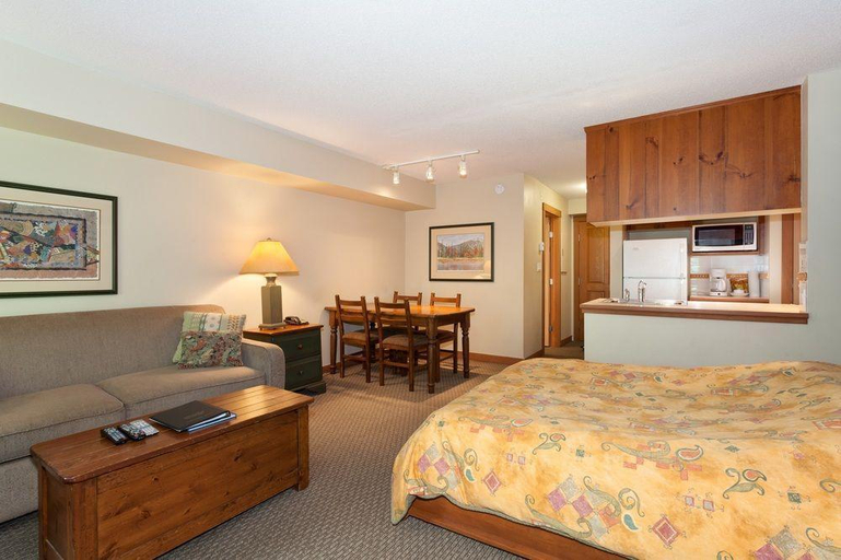 Bedroom 3, Lost Lake Lodge, Squamish-Lillooet