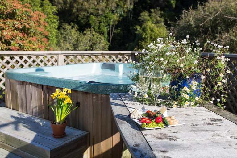 Sport & Beauty 2, Tairoa Lodge, South Taranaki