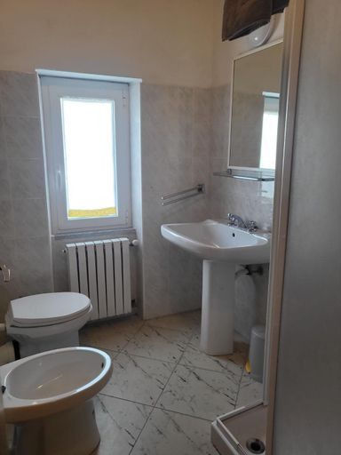 Bathroom 5, La Locanda del Maggiociondolo, Alessandria