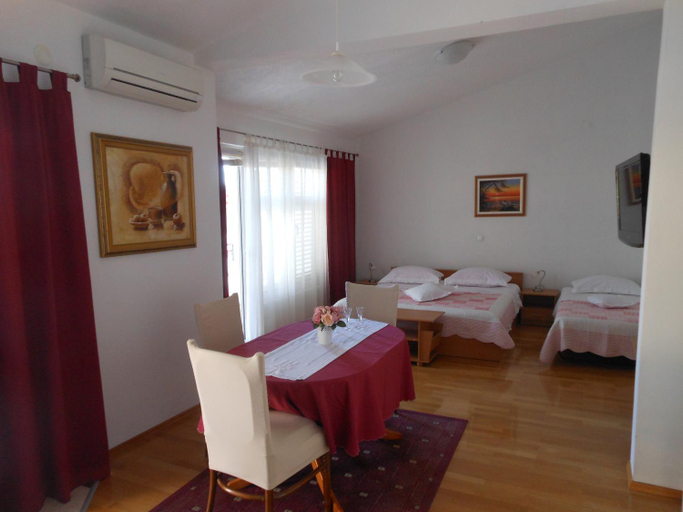 Bedroom 2, Superior studio BUBA near the beach, Makarska