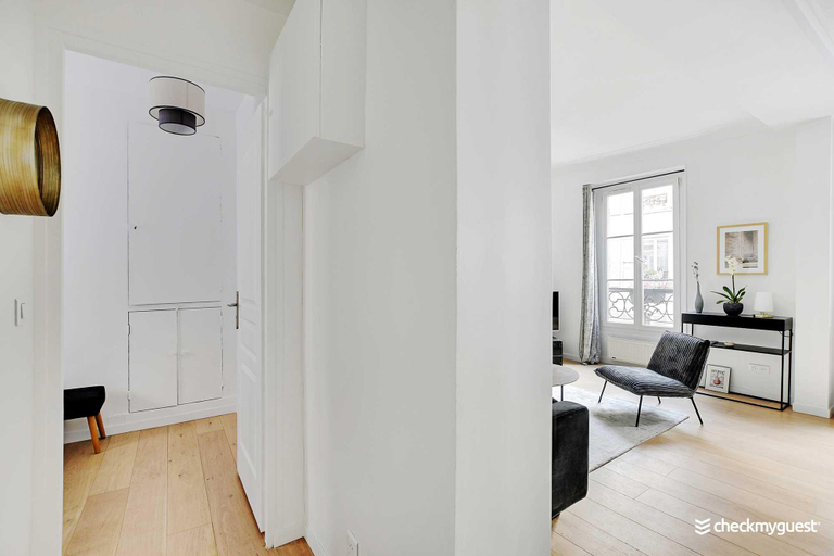 Bedroom 2, Elegant apartment - 1BR/4P - Les Batignolles, Paris