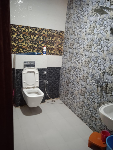 Others 5, Ishita villa, Lucknow