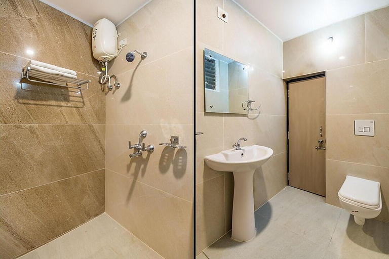 Bathroom, CannyStay G V Inn, Visakhapatnam