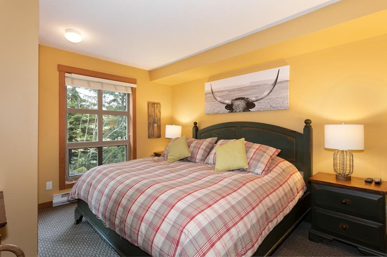 Bedroom 2, Lost Lake Lodge, Squamish-Lillooet