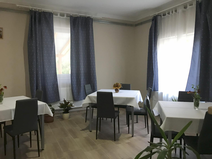 Others 4, Vallaj Vendeghaz, Mátészalka
