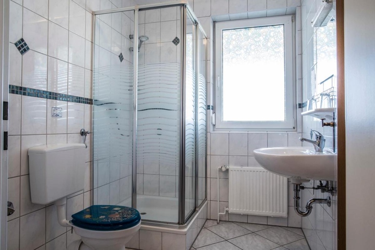 Bathroom, Logia Hotel garni, Wittmund