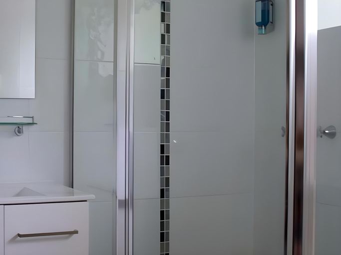 Bathroom 4, Cedar Lodge Motel Townsville, Aitkenvale
