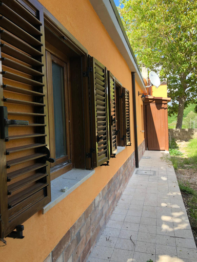 Others 4, B&B Ollyfarm, Ancona