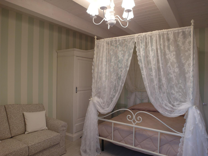 Bedroom 3, Ca' del Conte, Salerno