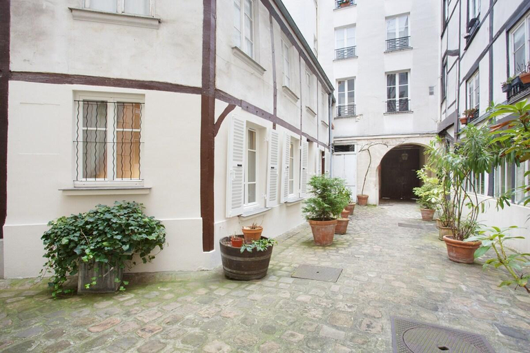 Exterior view, Superb apartment Place des Vosges Le Marais, Paris