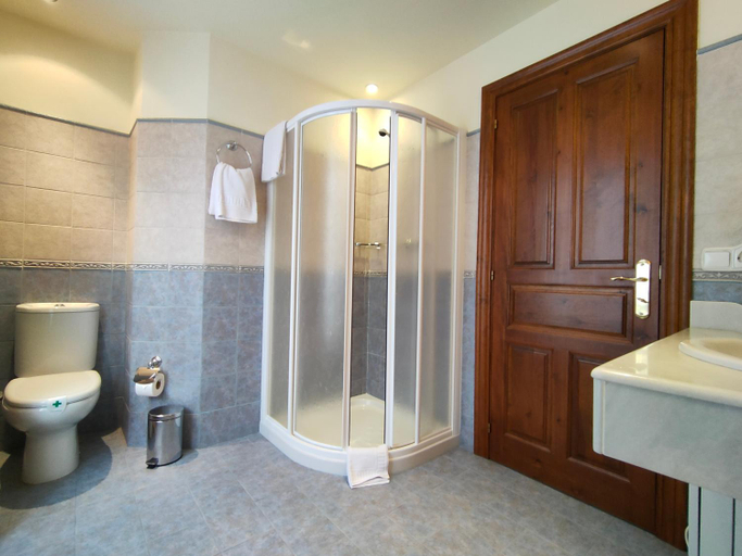 Bathroom 3, Hotel Rural la Plaza, Asturias