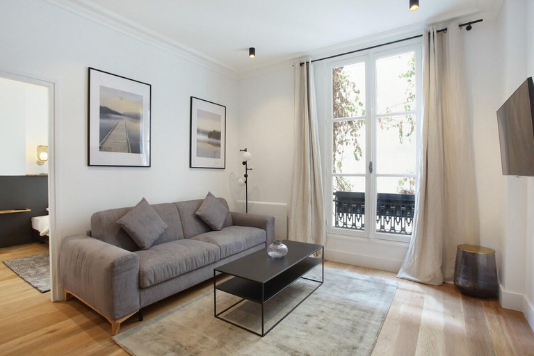 Others 2, Superb Apartment Palais Royal Opera, Paris