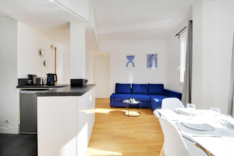 Others 2, Cozy Apartment 2Bdr/5P - in the Heart of Suresnes, Hauts-de-Seine