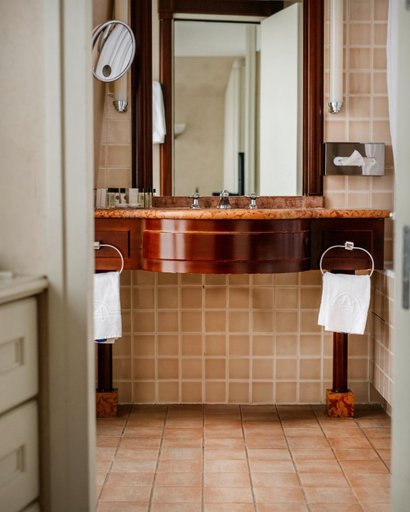 Bathroom 4, Hotel De l'Arcade, Paris