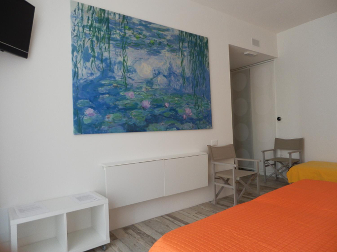 Others 3, BB SharingLoft Sirmione, Brescia