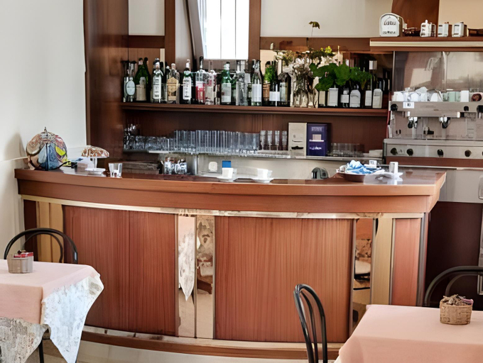 Others 5, Albergo Blueline, La Spezia