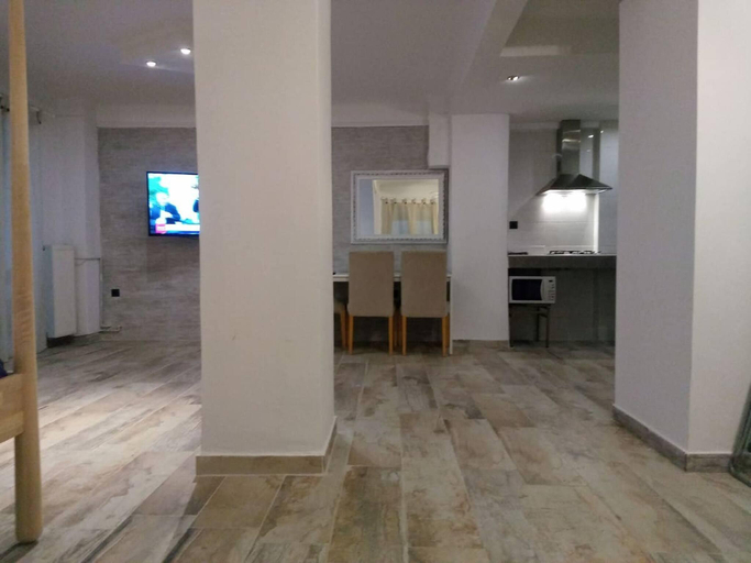 Others 3, Private Yard Downtown Apartment D1, Central Macedonia