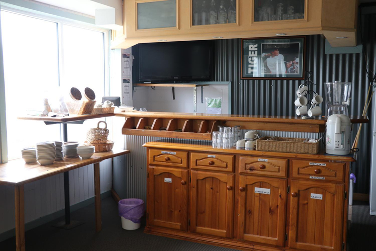 Food & Drinks 5, Chalet Jindabyne, Snowy River