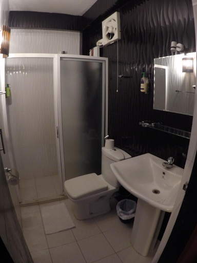 Bathroom 4, Sizzlers Hub - Hostel, K.F.G. & G. Korale