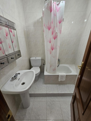 Others 3, Habitaciones Pension Lubina, Pontevedra