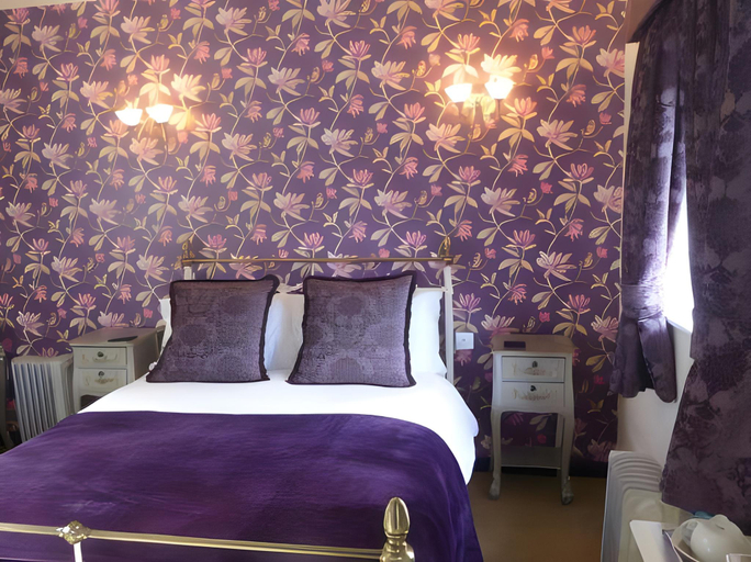 Bedroom 2, The Pied Bull Inn, Cheshire West and Chester