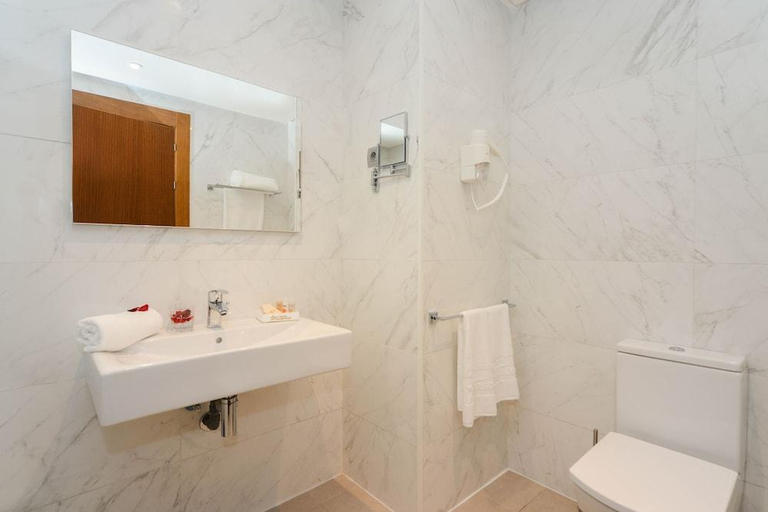 Bathroom 5, Goden Star Casablanca, Casablanca