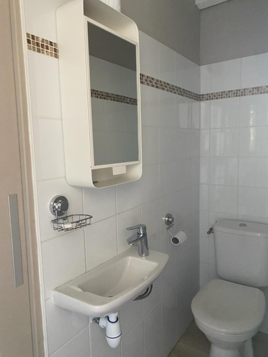 Bathroom 5, CALME , PROCHE du Centre, Grande Terrasse, Petit dejeuner, Gironde