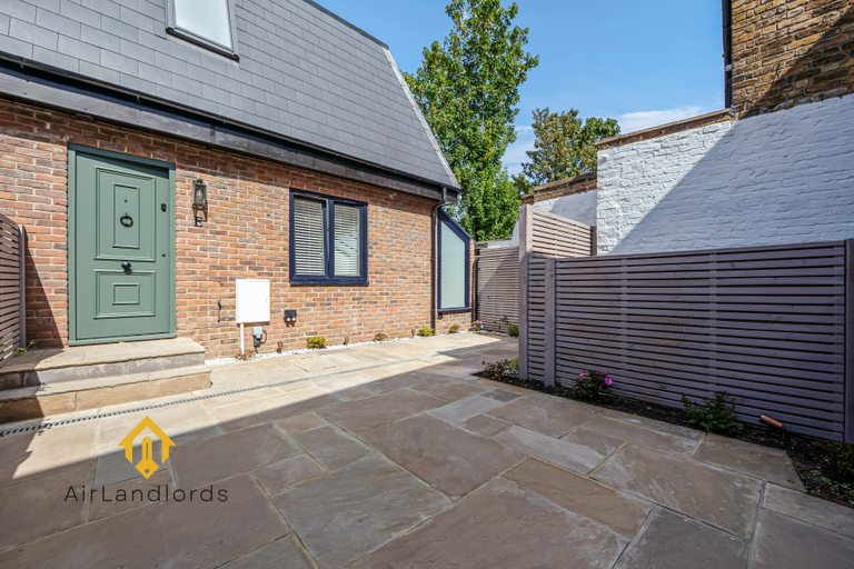 Exterior & Views 2, Exclusive 1bedroom Flat - Chiswick Business Park!, London