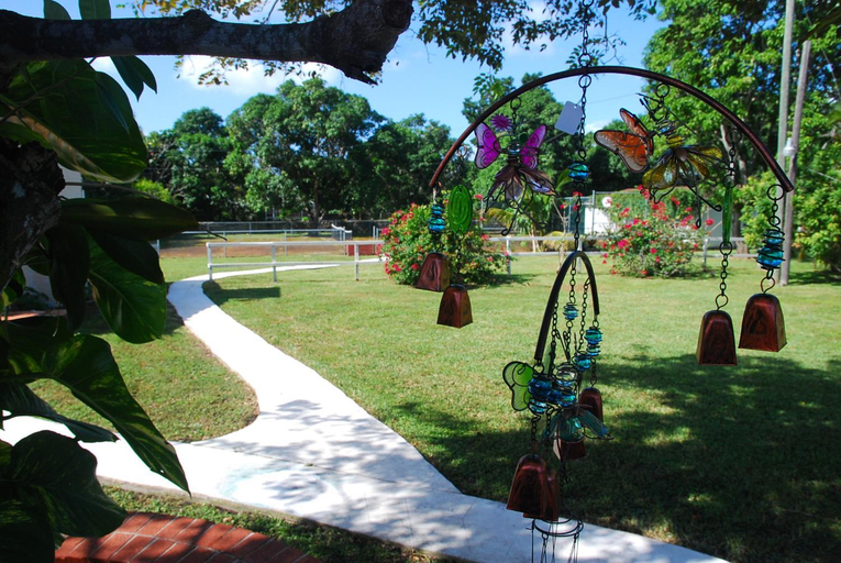 Others 3, La Finca, Miami-Dade