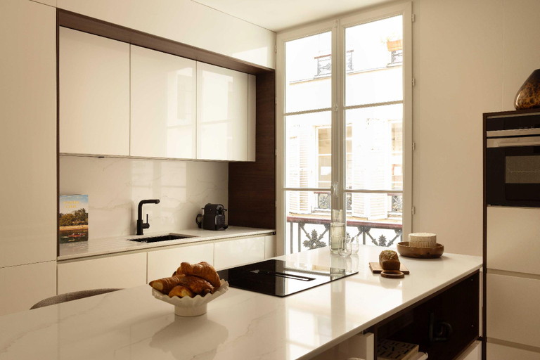 3, Elegant apartment - 2BR- 6P- Gare Saint Lazare, Paris