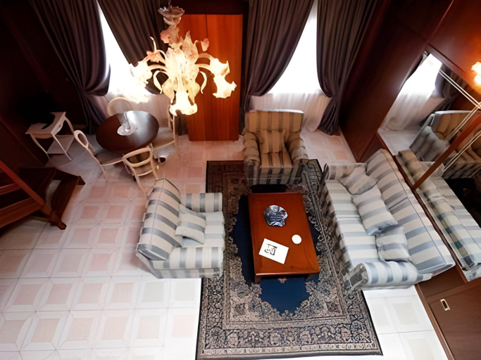 Others 5, Villa la Fornacina, Florence