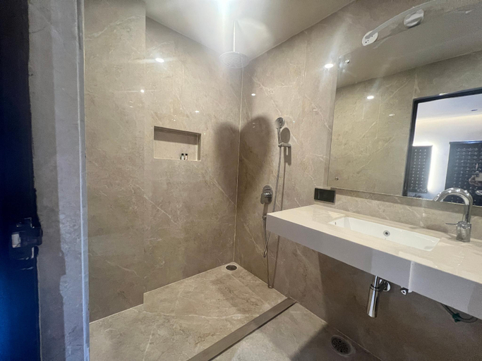 Bathroom 3, THE Q HOTEL RK BEACH, Visakhapatnam