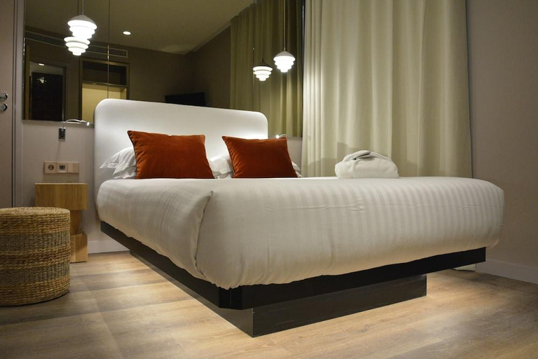 Bedroom 2, Hotel Meridional, Paris