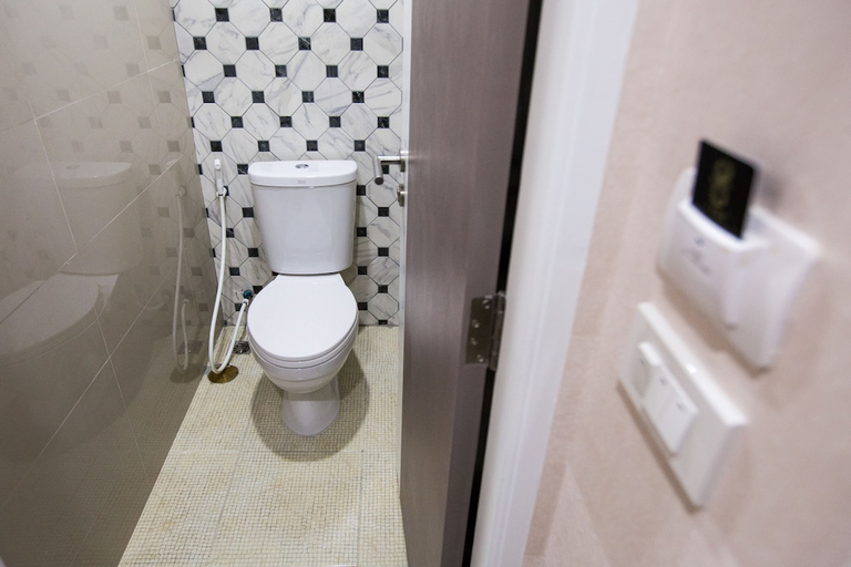 Bathroom 4, Villa Baron Hotel, Pak Kret