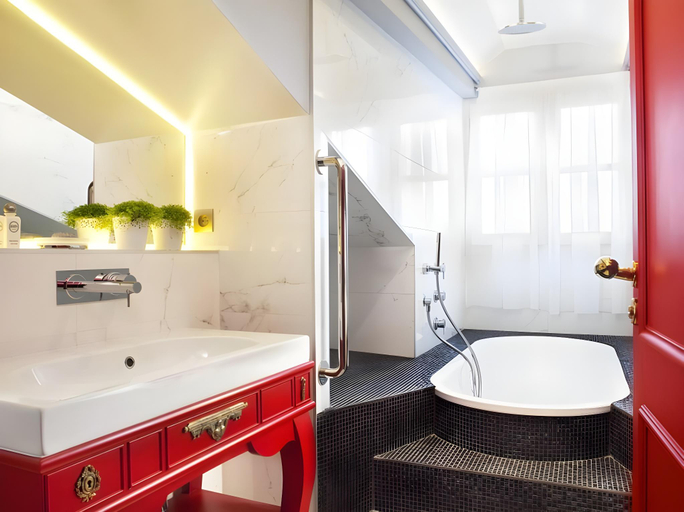 Bathroom 4, La Maison Favart, Paris