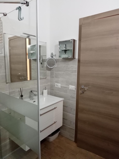 Bathroom 3, Sa Corte de Peppino - Affittacamere con cucinino, Nuoro