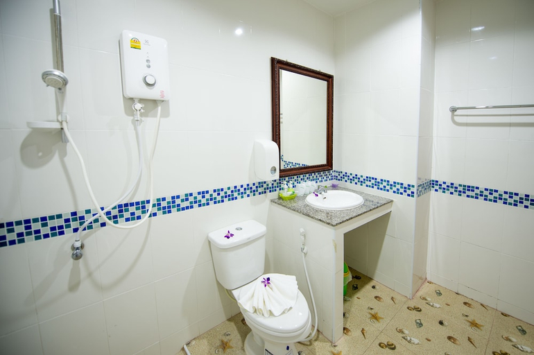 Bathroom 3, Doungta Anda Hotel, Mueang Krabi
