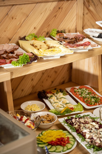 Food & Drinks 4, Villa Tatrica, Tatra
