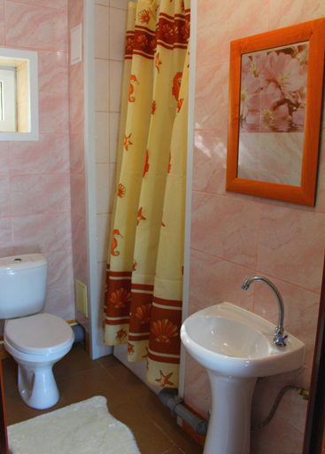 Bathroom 2, U Azovskovo Morya Mini-hotel, Eysk