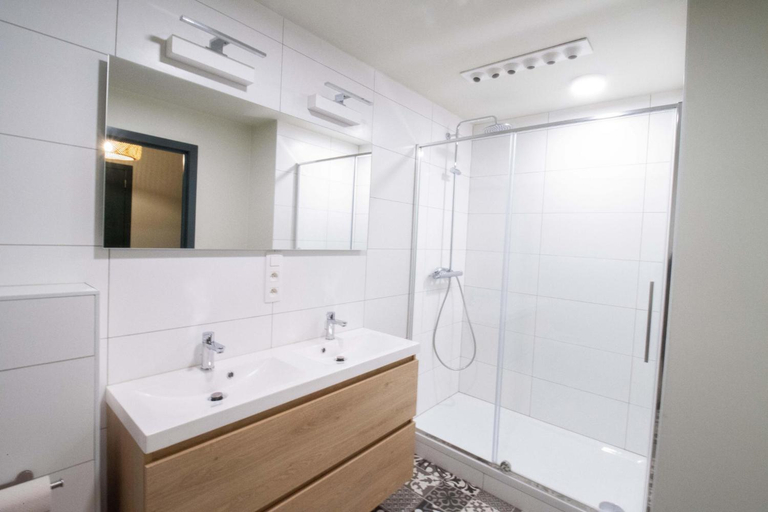 Bathroom, Recreatiedomein Warredal - The Lodge, Limburg