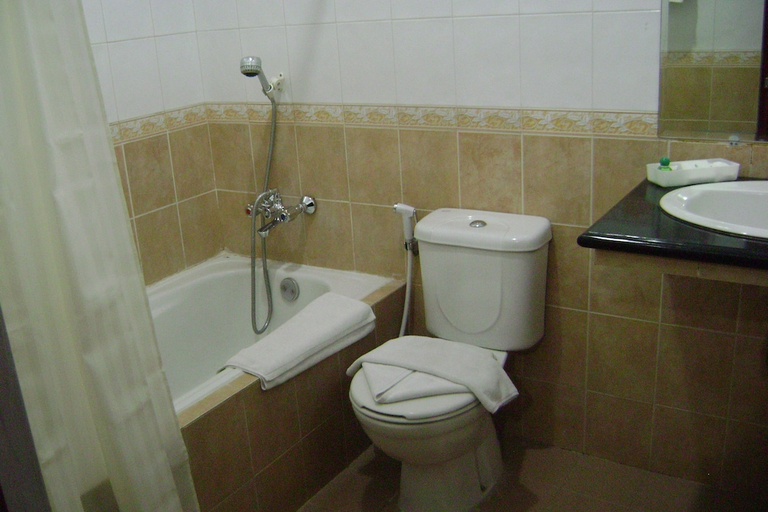 Bathroom, Atrium Resort & Hotel, Banyumas