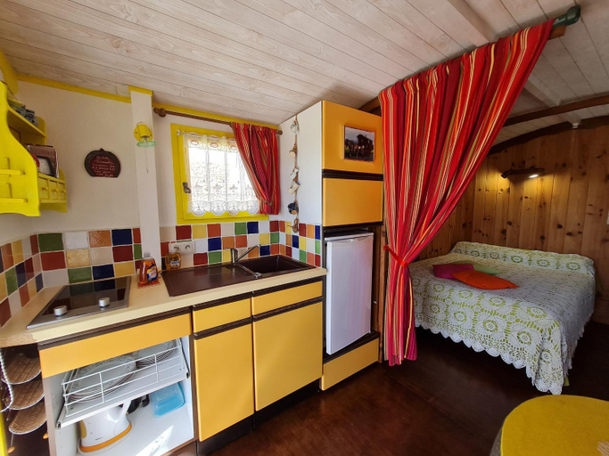 Others 4, Roulotte confortable avec balcon en bois, climatisation et pret de velos, pres du Chateau de Sully -, Loiret