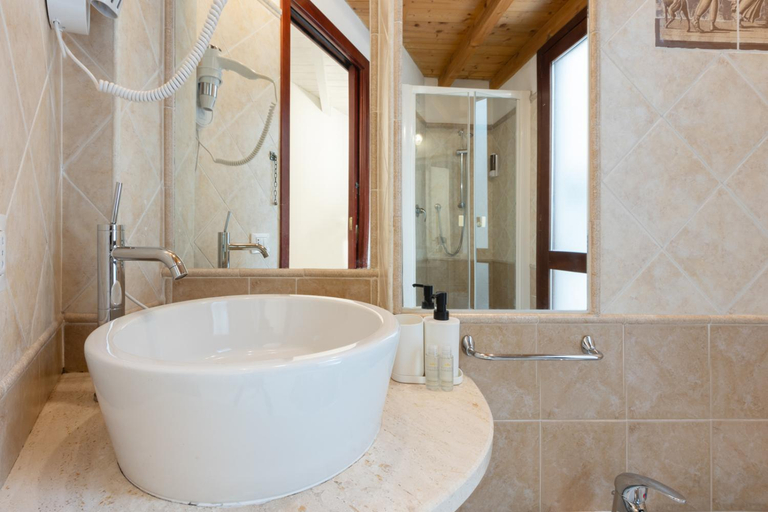 Bathroom 2, Cagliarifornia, Cagliari