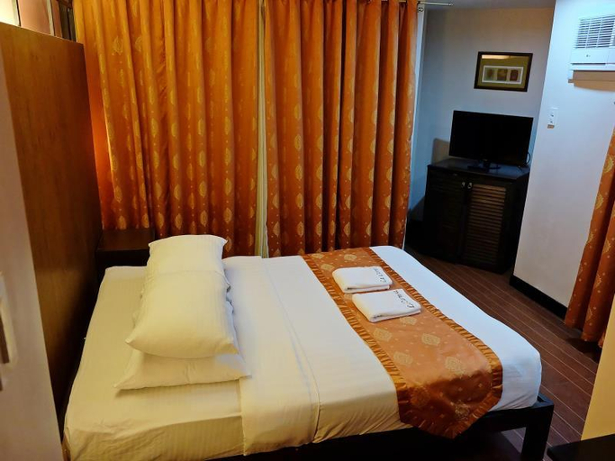 Bedroom 2, La Carmela de Boracay Hotel, Malay