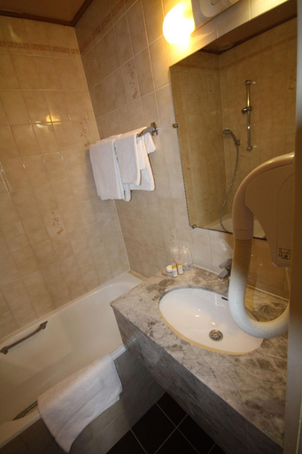 Bathroom 4, Hotel de la Felicite, Paris
