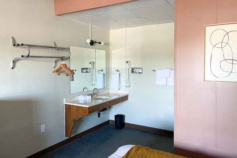 Bathroom 3, The Benson Motel - Benson, MN - US-12 HWY, Swift