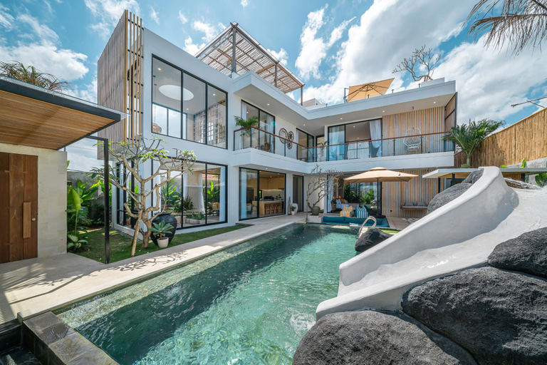 Sport & Beauty 2, Lumira : Breathtaking 4BR Villa w/ Slide & Rice Field Views, Tabanan