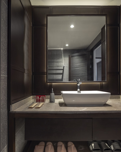 Bathroom, Royal Embassy Resort, Pulau Phuket