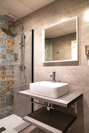 Bathroom 2, Mediterraneo Stay, Valencia